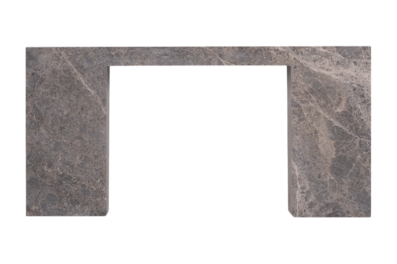 طاولة رخامية منقوشة بالحجر ذات حافة عريضة